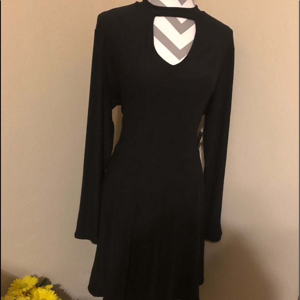 Plus size black dress 3X - Picture 2 of 4